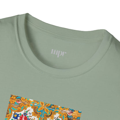 آن منی کجا روی – Persian Tile Work Unisex T-Shirt